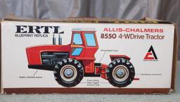 1/32 ALLIS-CHALMERS 8050 4WD TRACTOR, NEW IN BUBBLE, BUBBLE IS LOOSE, BOX HAS DAMAGE