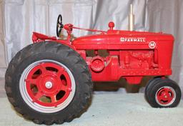 1/8 FARMALL M, NARROW FRONT, FENDERS, NO BOX