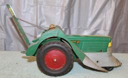 1/16 OLIVER 77 WITH MOUNTED CORN PICKER AND MAN, ONE FRONT WHEEL IS LOOSE