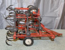 1/16 CASE CHISEL PLOW, HAS BEEN PLAYED WITH, NO BOX