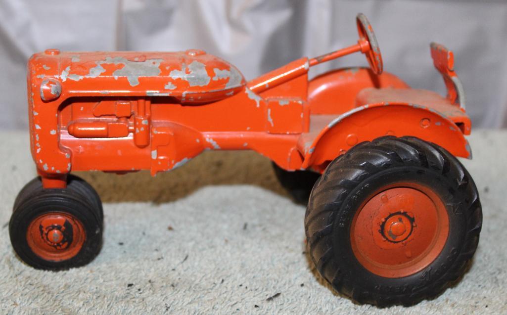 1/16 ALLIS-CHALMERS TRACTOR, NF, PAINT CHIPS, NO BOX