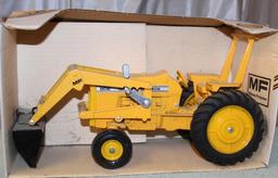 1/16 MASSEY FERGUSON 50E INDUSTRIAL TRACTOR WITH LOADER, BOX HAS LIGHT DAMAGE, TOY NEEDS CLEANING
