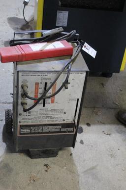 MONTGOMERY WARDS POWER KRAFT 295 PORTABLE STICK WELDER WITH 6013 WELDING RODS