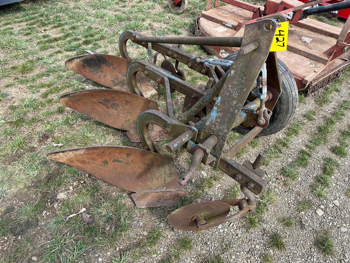 Dearborn I0-232 Three Bottom 14" 3PH Plow