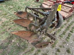 Dearborn I0-232 Three Bottom 14" 3PH Plow