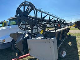 Gleaner 8000 Series 30’ Grain Platform