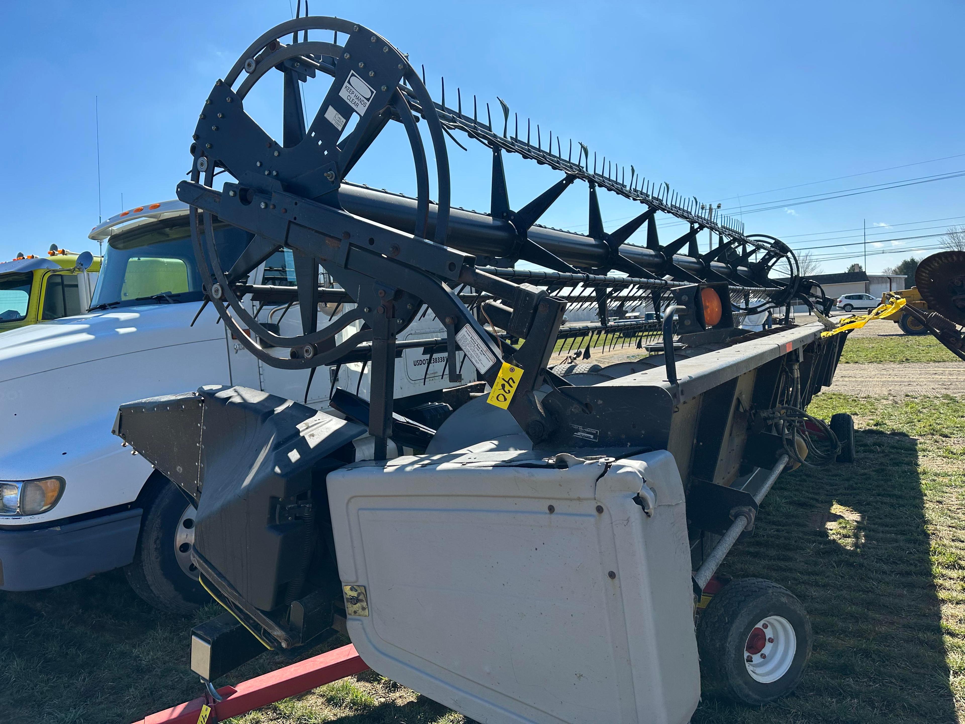 Gleaner 8000 Series 30’ Grain Platform