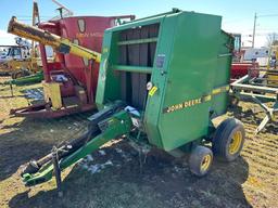 John Deere 335 Round Baler