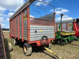 H&S 18’ Rear Unload Forage Box With New Holland 12 Ton Tandem Gear,