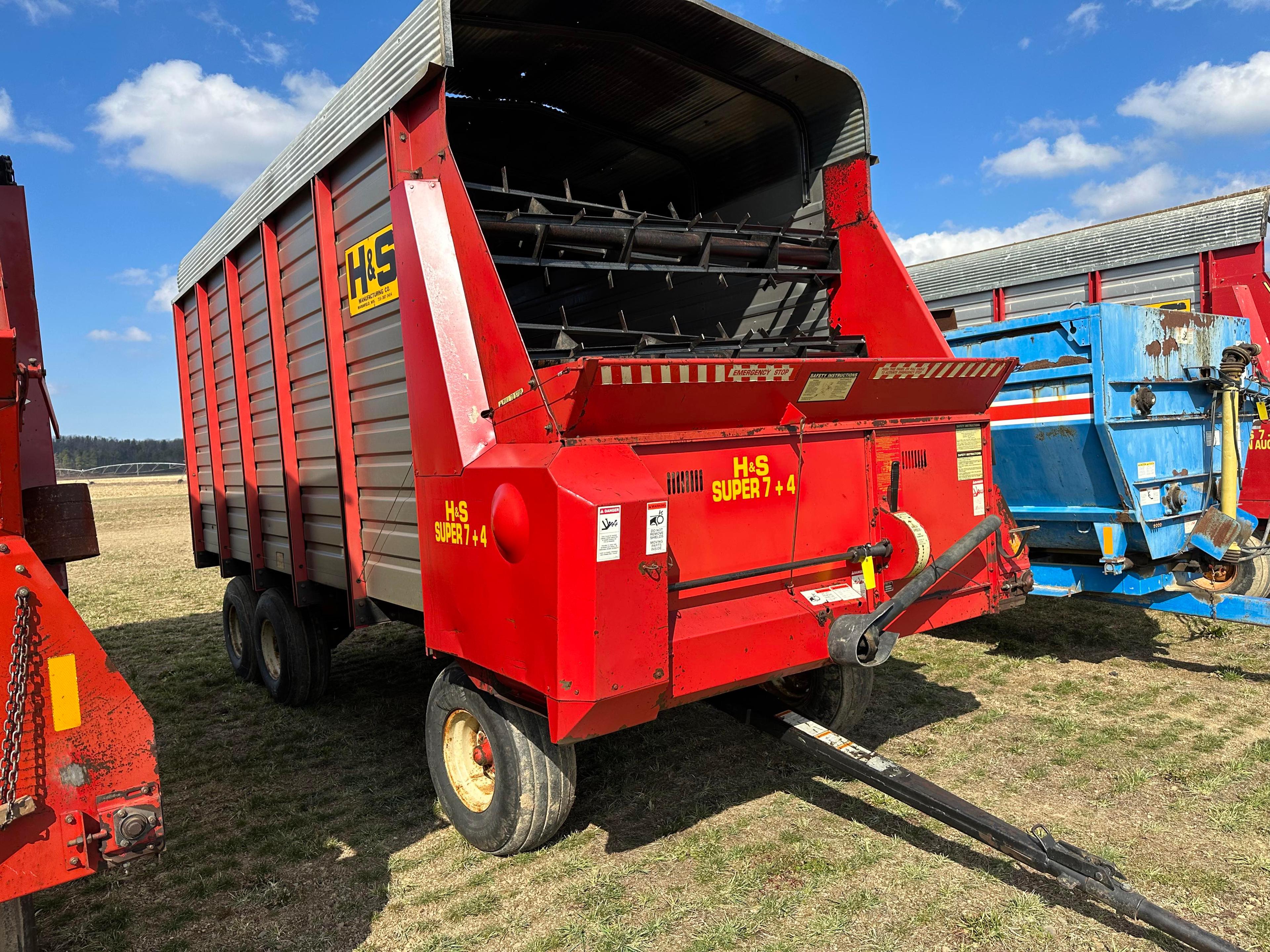 H&S Super 7+4 Forage Box With Knowles 12 Ton Tandem Gear