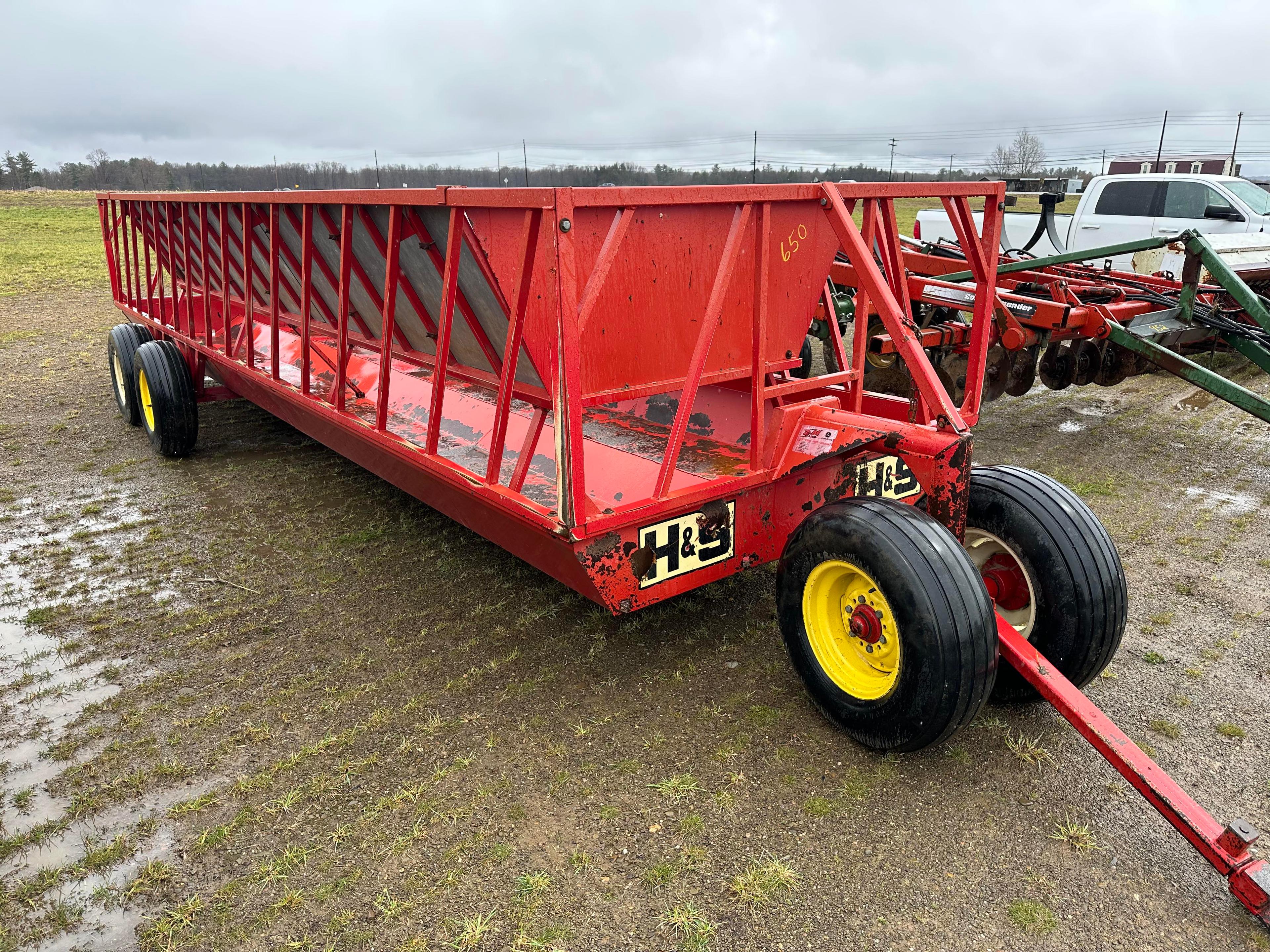 H&S 24’ Tandem Axle Feeder Wagon With Inserts,Good Floor