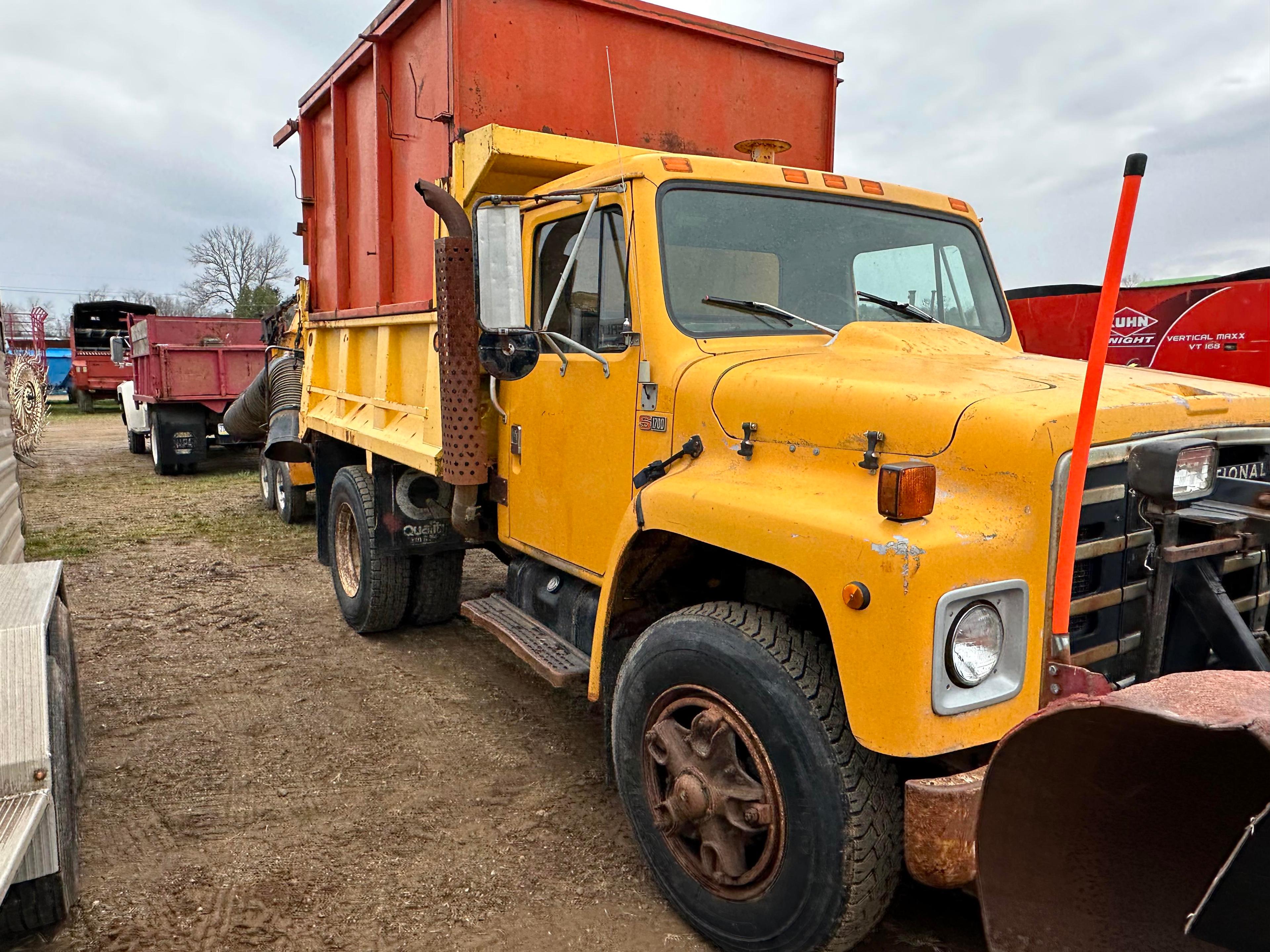 1986 International Model 1754 Single Axle Dump Truck