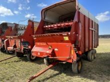 New Holland 716  16’ Forage Box With New Holland 12 Ton Tandem Gear,