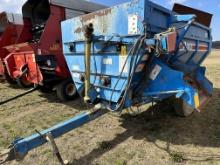 Patz 290 Auger TMR Mixer Wagon