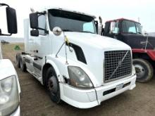 2003 Volvo Tandem Axle Sleeper Road Tractor