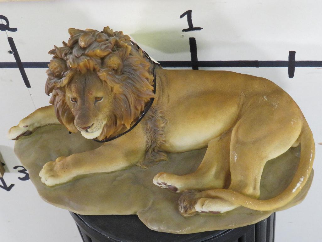 Resin Lion Statue Approx 17.5"Lx9.5"Wx7 1/4"T