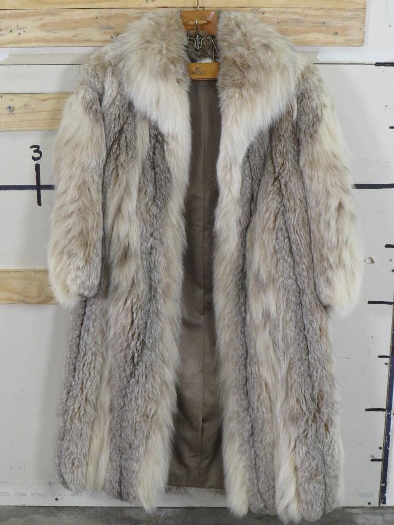 Very Nice Alixandre New York Fur Coat -No Size but appears M-L Good Condition