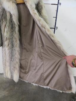 Very Nice Alixandre New York Fur Coat -No Size but appears M-L Good Condition