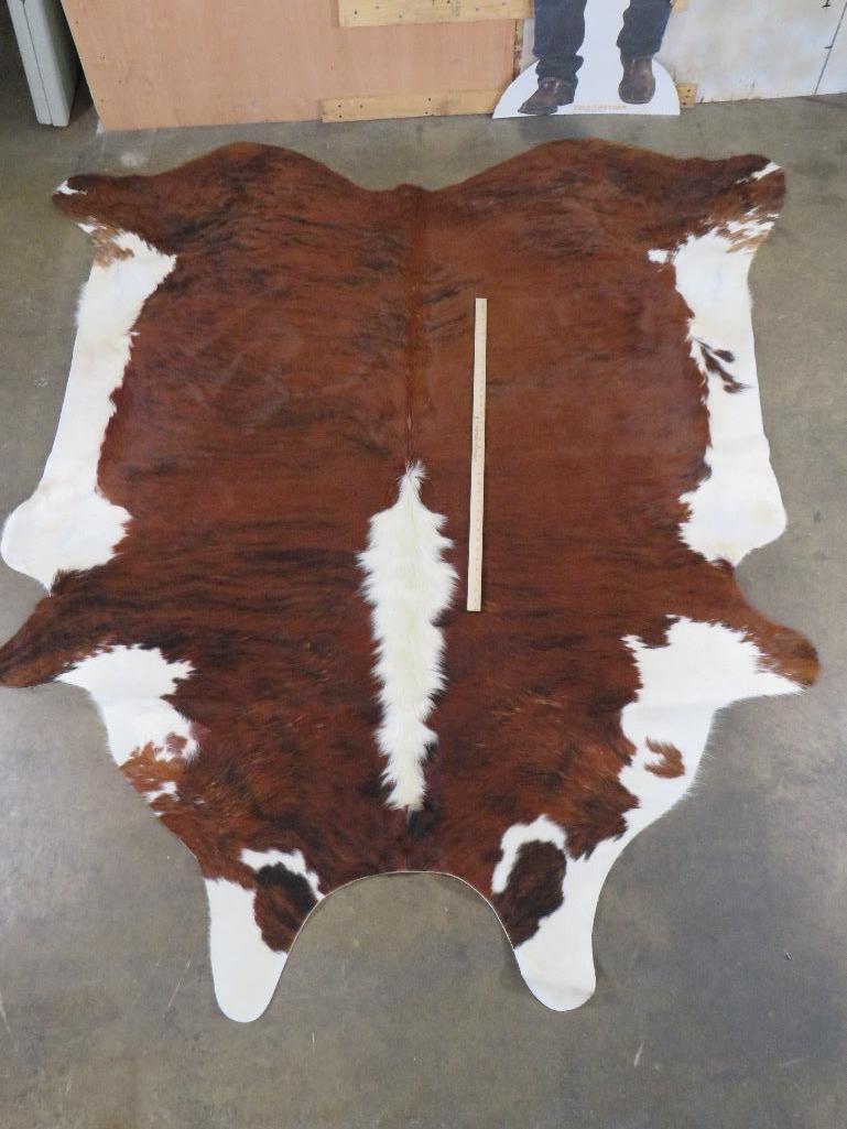 Brand New Beautiful XL Cowhide Rug TAXIDERMY