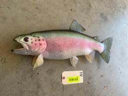 Beautiful Repro, Rainbow Trout fish,, New in Box, about 21 inches long excellent fish taxidermy beau