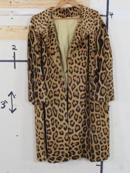 Beautiful & RARE Jaguar Hide Fur Coat from 1950's in Very Good Condition TAXIDERMY FUR