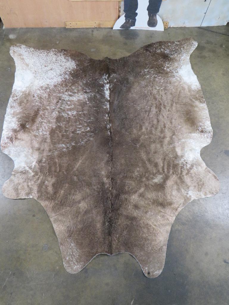 Brand New Beautiful Cowhide Rug TAXIDERMY