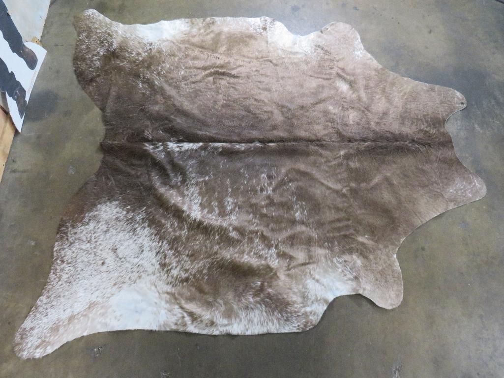 Brand New Beautiful Cowhide Rug TAXIDERMY