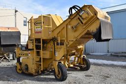 WEILER CATERPILLAR (2014) E650B WINDROW ELEVATOR WITH APPROX. 1,716 HOURS (RECORDED ON METER AT TIME