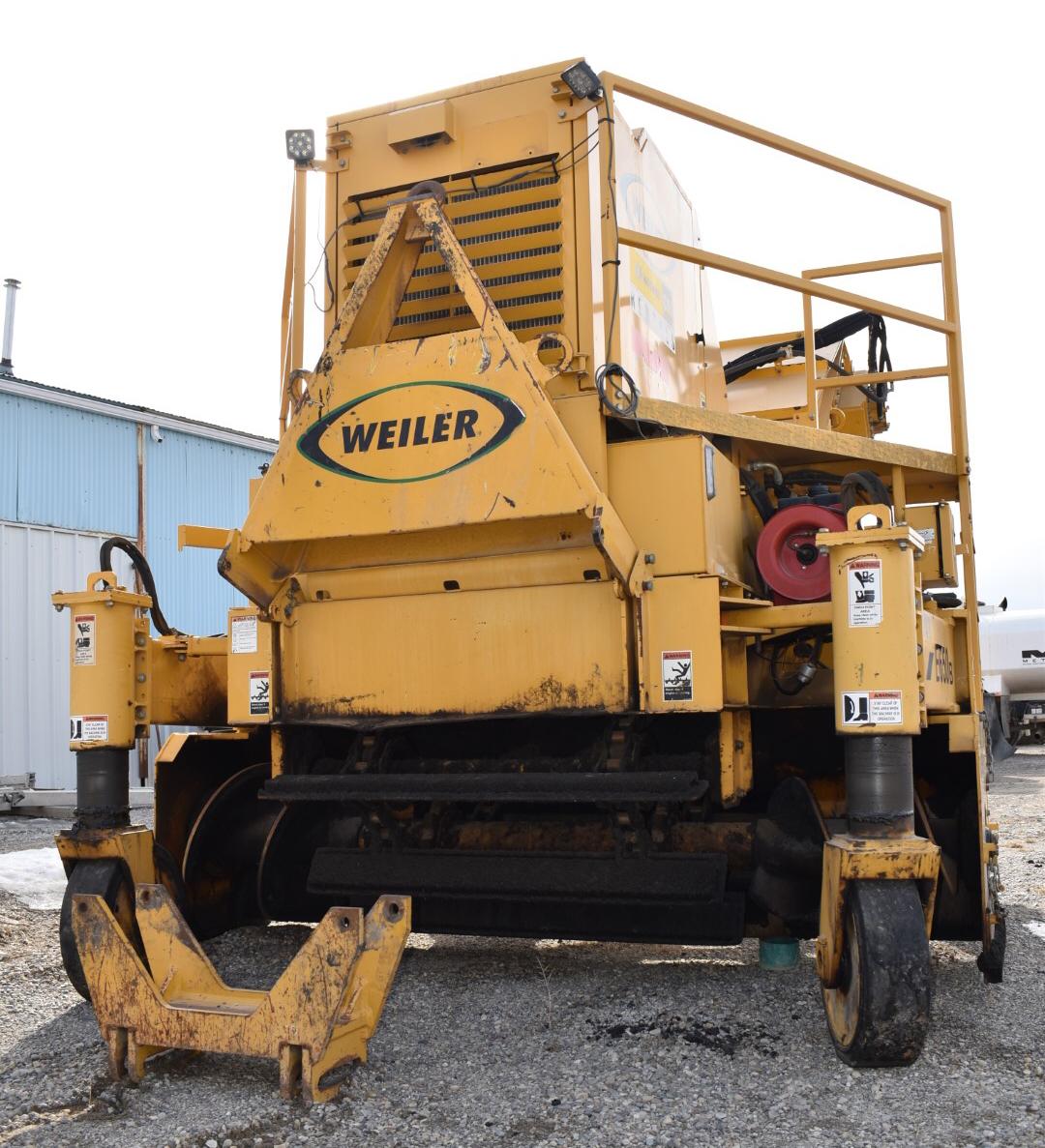 WEILER CATERPILLAR (2014) E650B WINDROW ELEVATOR WITH APPROX. 1,716 HOURS (RECORDED ON METER AT TIME