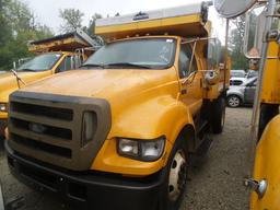 2004 FORD F650