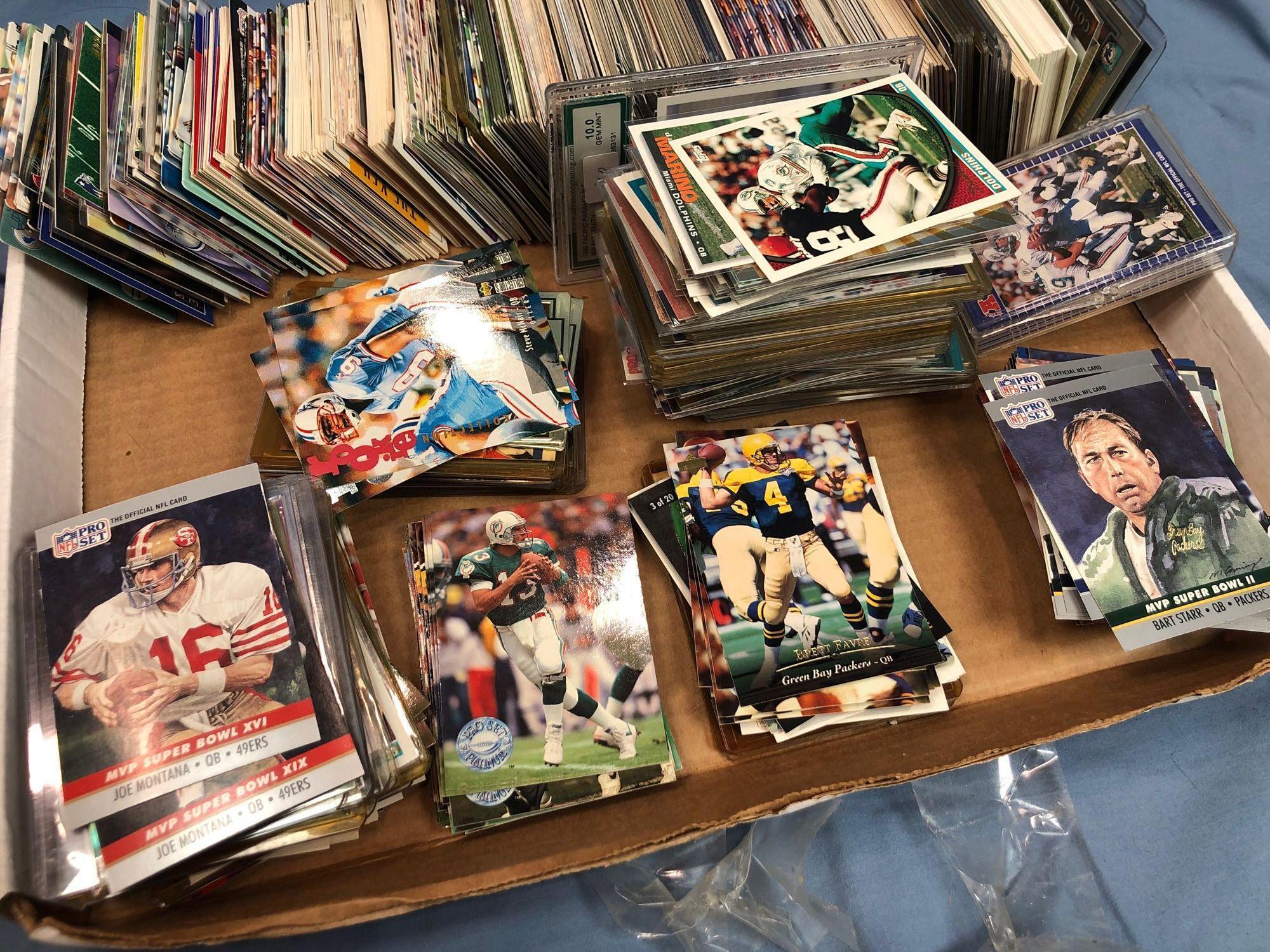 100's of Cards, Football Sports Cards, Large Lot, 80's-90's Marino, Favre, Montana