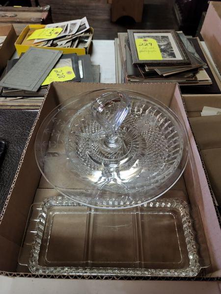 BOX OF MISC GLASSWARE