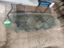 COFFEE TABLE WITH THICK GLASS TOP