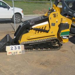 Vermeer S800TS Compact Skid Steer, 3-Cyl. Kubota Diesel Engine, 439 Hrs., S/N 1VRB070A5D1000957