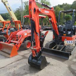 Kubota KXO33-4 Compact Excavator, 1786 Hrs.