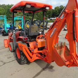 Kubota B26 4WD Tractor w/TL500 Front End Loader & BT 820 Back Hoe Attachment, S/N 55256
