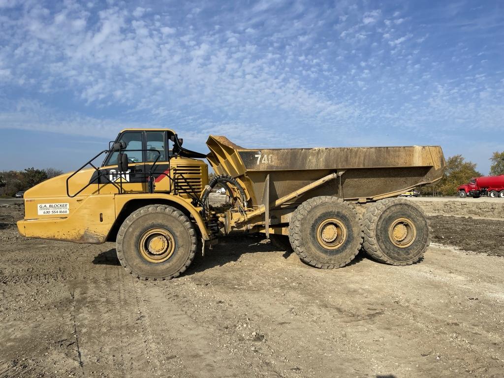 2002 CATERPILLAR 740 Articulated Dump Truck, SN AXM00597