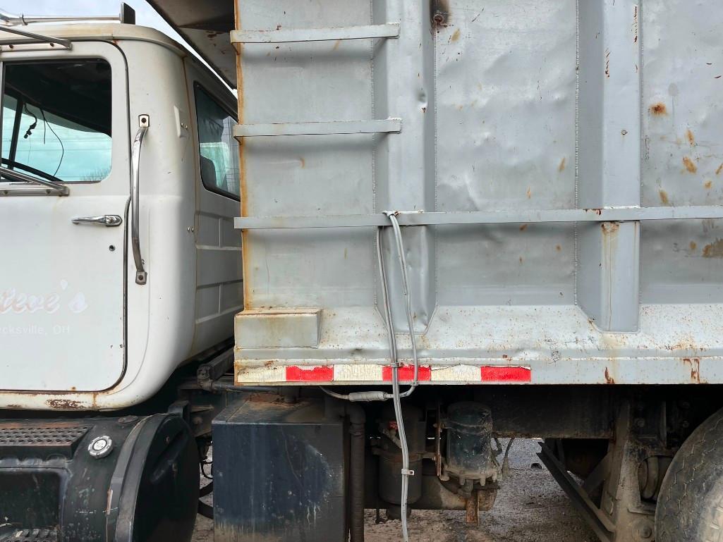 1998 Mack RD688 Tri/A Dump Truck