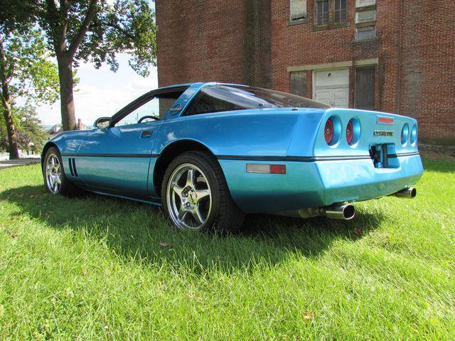 1985 Chevrolet Corvette Coupe. Nice clean car. Runs and drives as it should
