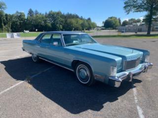 1974 Lincoln Continental Town Car Sedan. Cruise control. Tilt steering whee