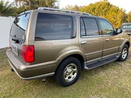 2002 Lincoln Navigator SUV. 4 WD, 3rd row seating. Originally a Ford factor