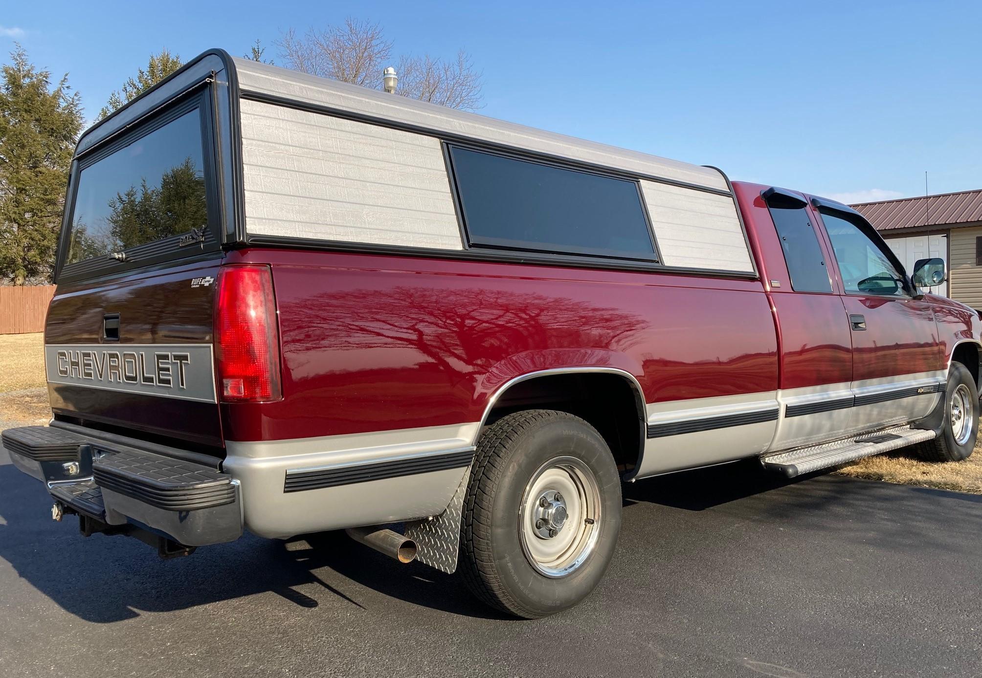 1994 Chevrolet Silverado 2WD Truck. 2 door extended cab. 8 ft. bed with alu