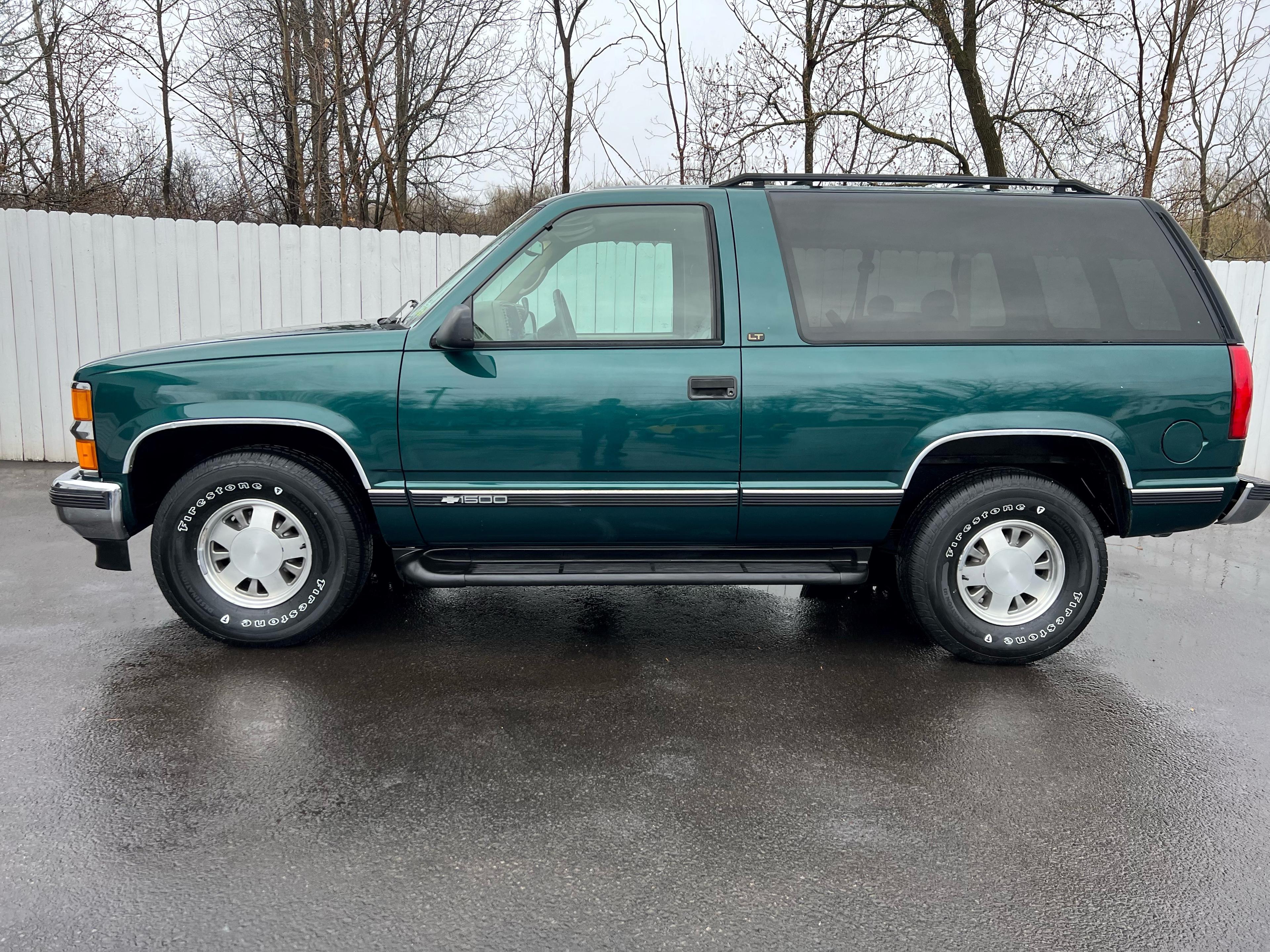 1997 Chevrolet Tahoe LT SUV. 5.7 Liter 8 Cylinder. Automatic. Air Condition