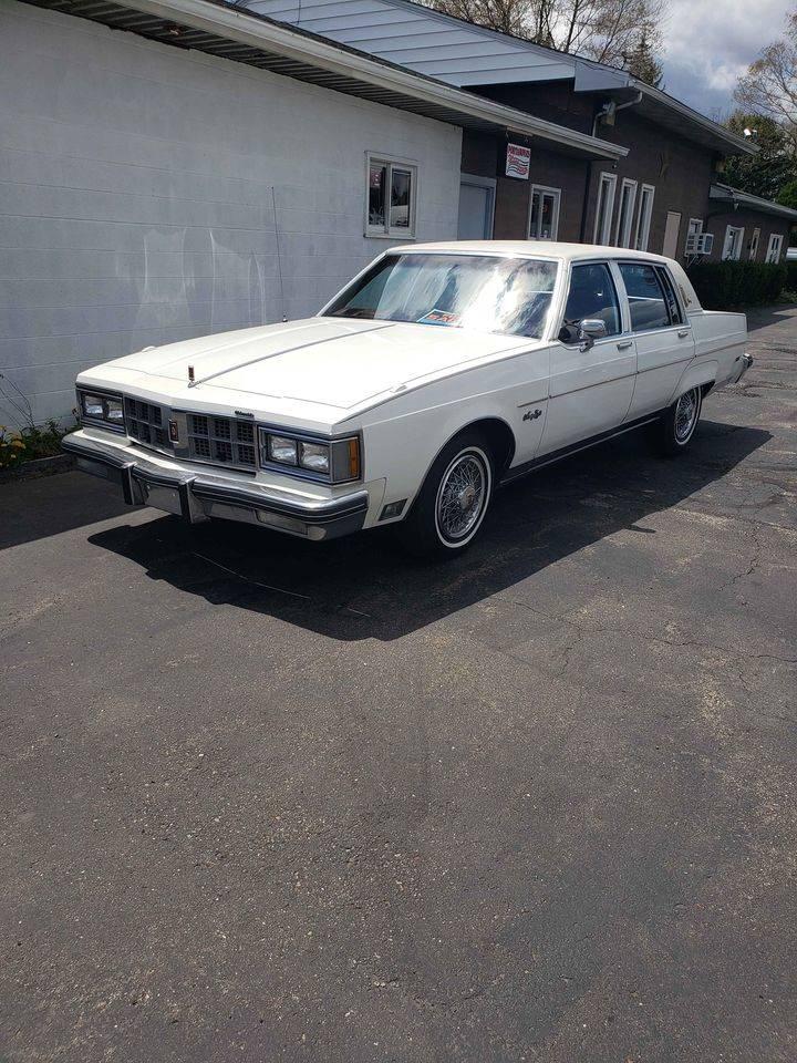 1981 Oldsmobile Ninety-Eight Sedan. 145HP/307/V8. 4 speed THM200-4R trans.