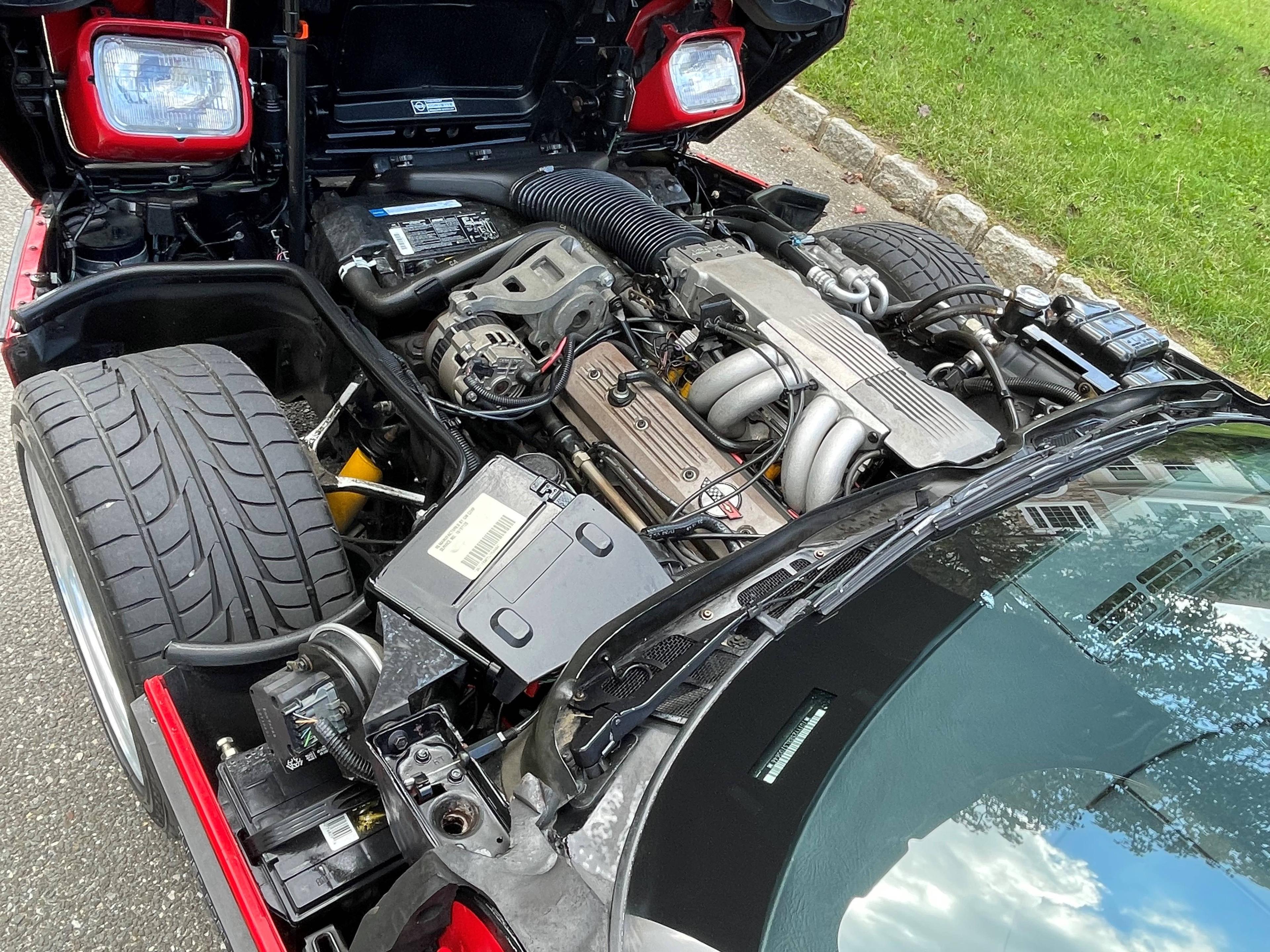 1990 Chevrolet Corvette Coupe. 5.7L L98 V8 Engine. Automatic Transmission.