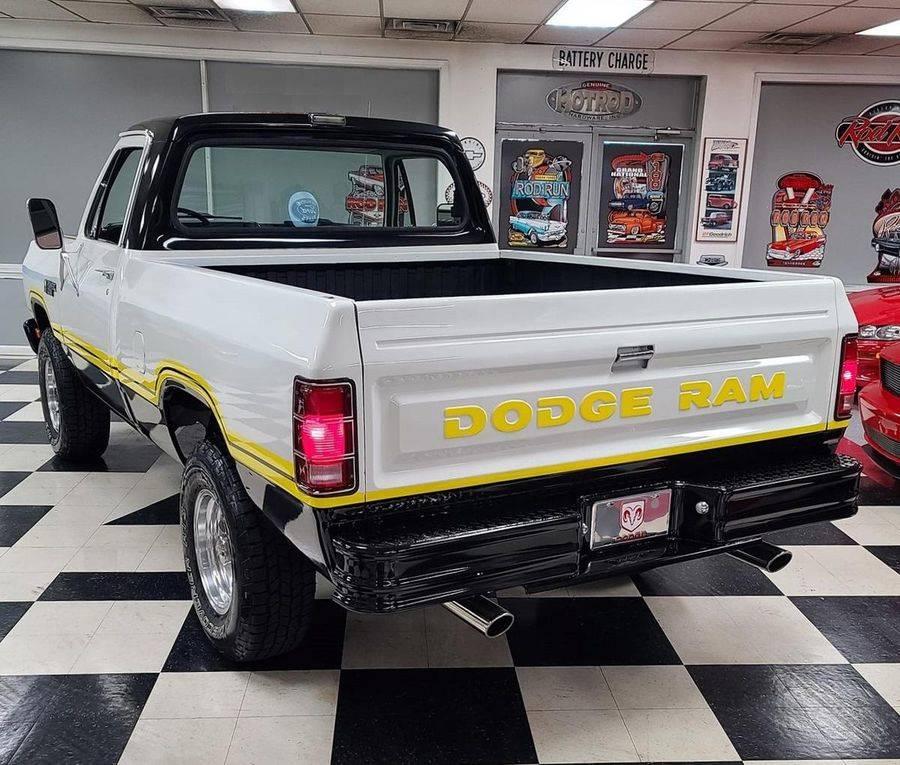 1987 Dodge 150 Power Ram 4X4 Short Bed..318Ci V8 Engine - 4 Speed Manual Tr