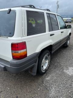 1996 Jeep Grand Cherokee SW.Extra clean.Four wheel drive select trac. NO RE