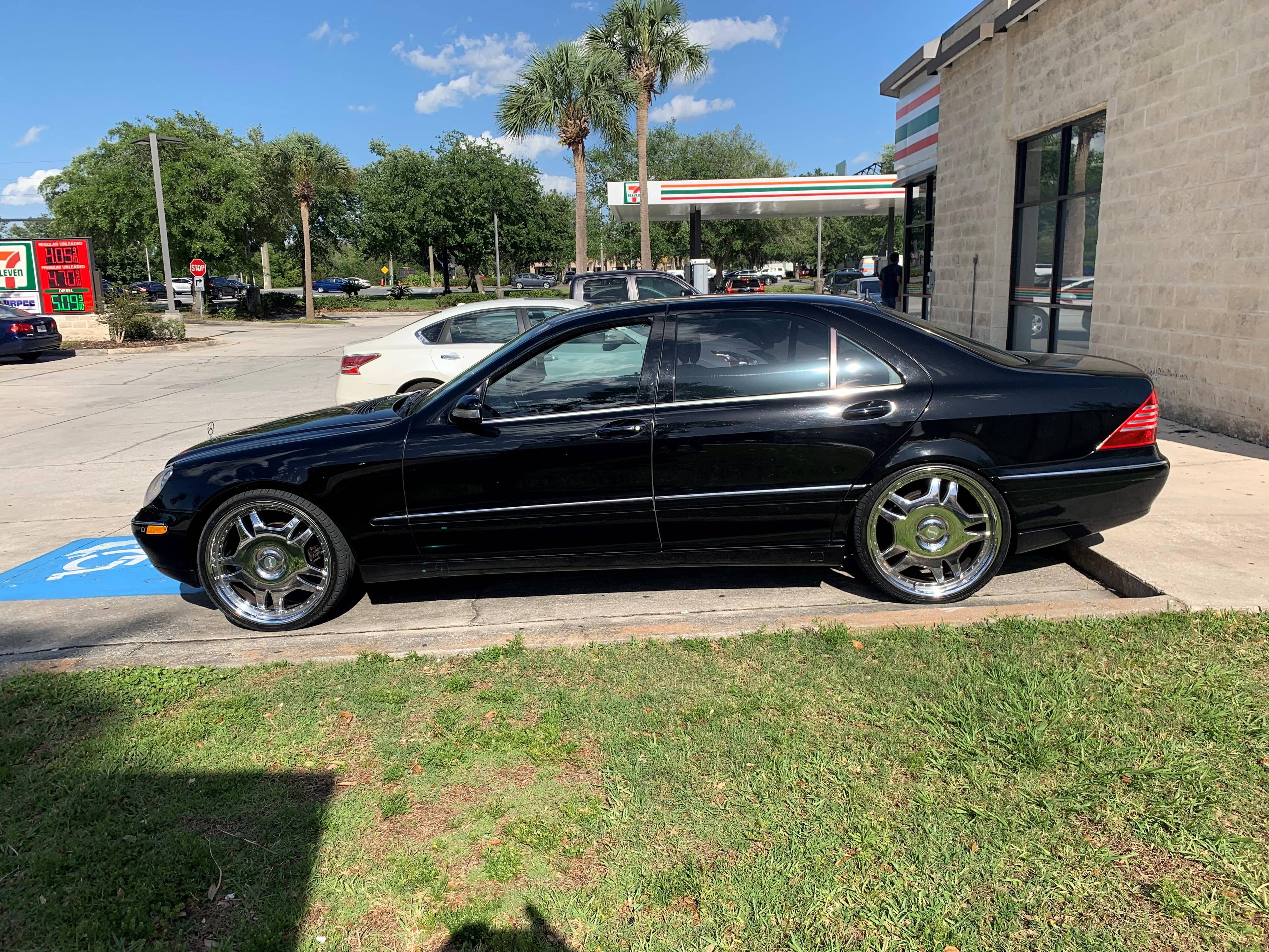 2000 Mercedes-Benz S430 Sedan. Chrome wheels. Upgraded stereo with NAV. Sun