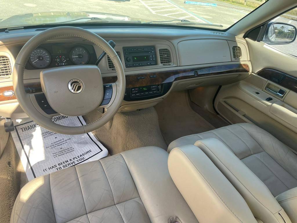 2009 Mercury Grand Marquis LS Sedan.Excellent condition.Clean Carfax, one o