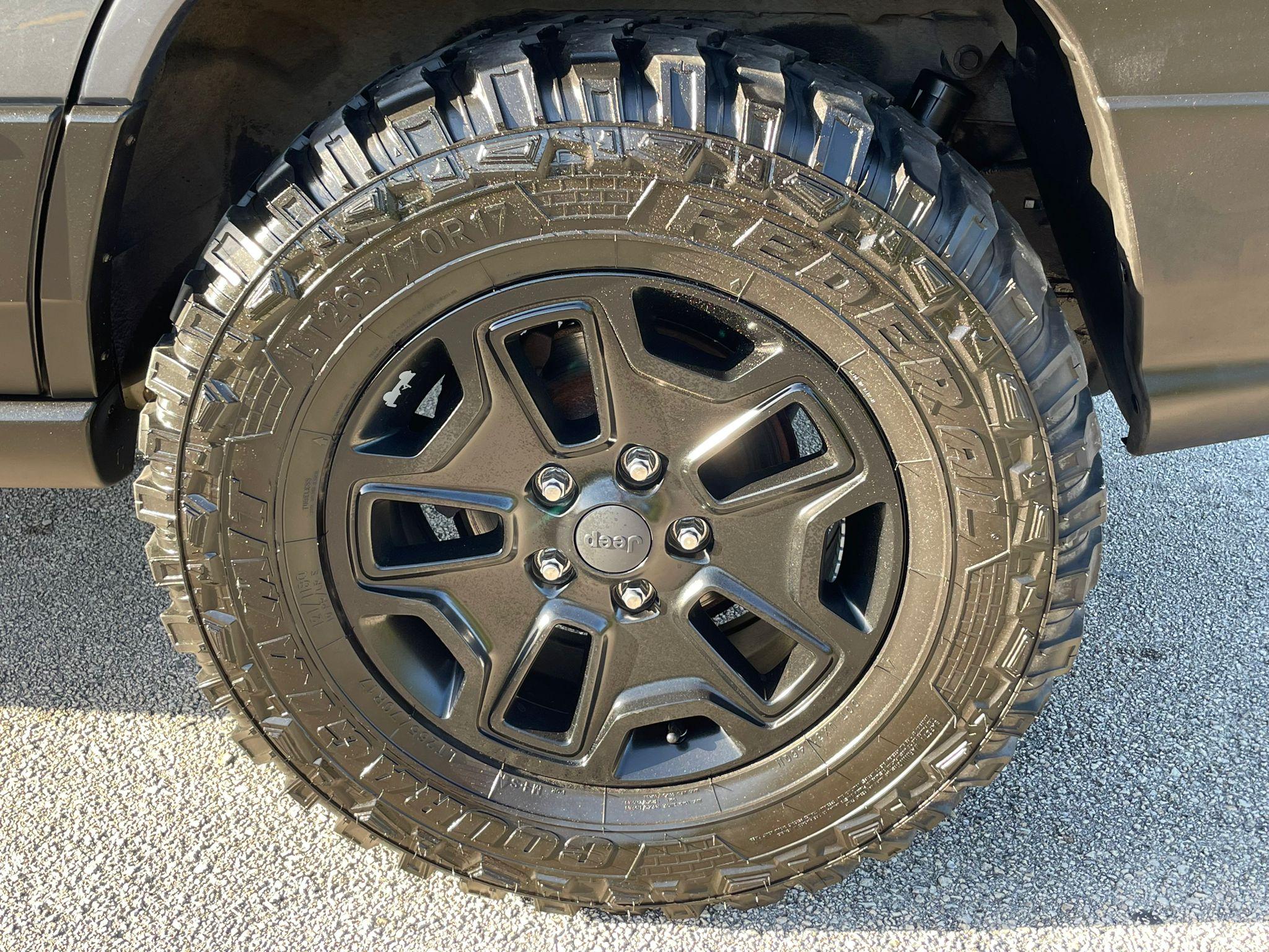 2004 Jeep Grand Cherokee. 4X4. 6 cylinder inline.